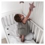 Dziecięca pościel do łóżeczka w kolorze białym z falbanką