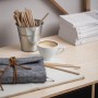 Czarne designerskie biurko z kolekcji kółko i krzyżyk-idealne do pokoju dziecka, nastolatka czy domowegou biura.