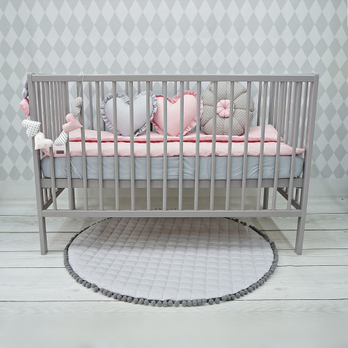 Szara mata - dywanik z szarymi pomponami do pokoju dzieciecego