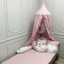 Pikowana różowa narzuta na łóżko do pokoju dziecka