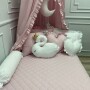Pikowana różowa narzuta na łóżko do pokoju dziecka