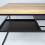 Nowoczesny kwadratowy stolik kawowy / ława do salony w stylu industrialnym, skandynawskim. Czarna metalowa podstawa i drewniany dębowy blat.