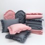 Ozdobna poduszka z falbanką -plumeti róż/szary. Pokój dziewczynki