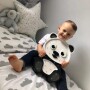 Niezwykła drewniana lampka w kształcie słodkiej Pandy to pomysł na dodatkowe oświetlenie do pokoju dziecięcego.