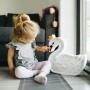 Niezwykła drewniana lampka w kształcie pięknego Łabędzia to pomysł na dodatkowe oświetlenie do pokoju dziecięcego.