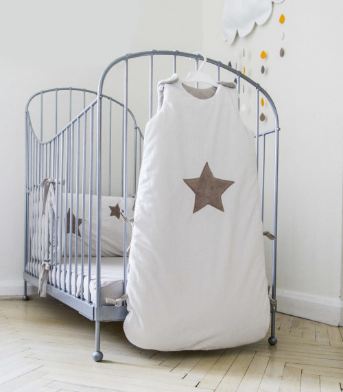 Biały śpiworek niemowlęcy do spania-gwiazda