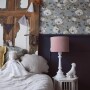 Oryginalna lampa stojąca VELVET PINK to pomysł na dodatkowe oświetlenie do dziecięcego pokoju.