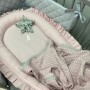 kokon-pudrowo-rozowy-z-falbanka-gniazdko do spania dla noworodka