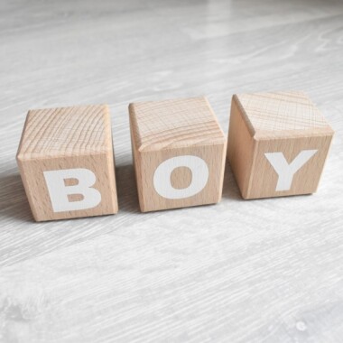 Kostki/ klocki drewniane z napisem dla chłopca- prezent dla niemowlaka.