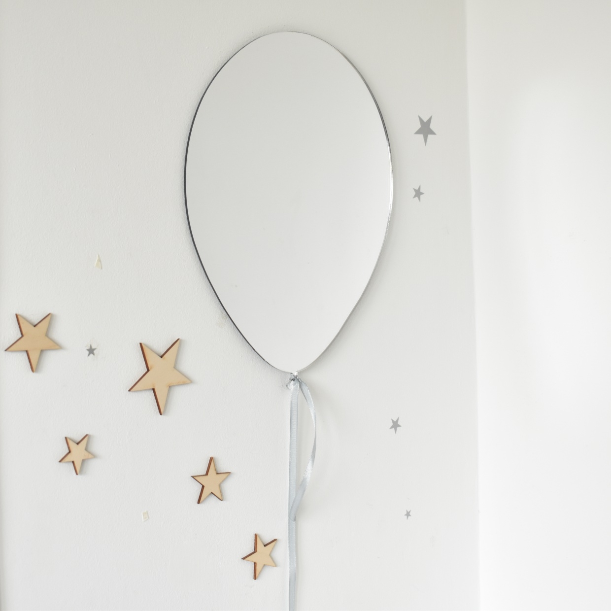 Dekoracja do pokoju dziecka- bezpieczne lustro w kształcie balonika