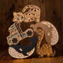Lampa Lights My Love Wieloryb wykonana jest ręcznie z dbałością o każdy szczegół. Ciepłe światło pozwoli wyciszyć malucha przed snem