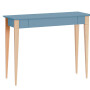 Niebieskie biurko do pokoju młodzieżowego na drewnianych nogach