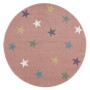 Różowy okrągły dywan w gwiazdki do pokoju dziecka