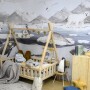 Tapeta mural z Arktyką do pokoju dziecka lub przedszkola. Na tapecie są zwierzęta: niedźwiedź polarny, lis polarny, narwal, foki, pingwiny pokazane w naturalnym środowisku.