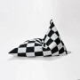 Czarno-biały puf w szachownicę worek do siedzenia