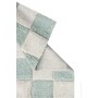 Bawełniany biało-niebieski dywan do prania w pralce ma wzór inspirowany vintage płytkami kuchennymi w kratkę/ szachownicę.
