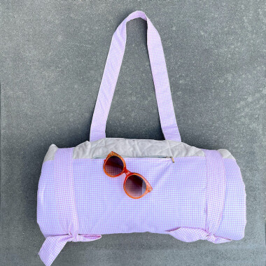 Koc przenośny zwijany piknikowy w torebce, mata niemowlęca na plażę liliowo fioletowy w kratkę