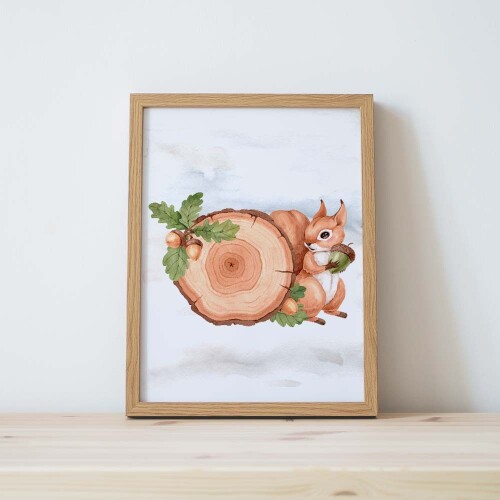Uroczy plakat z motywem wiewiórki  w sposób oryginalny udekoruje ścianę w pokoju dziecka.