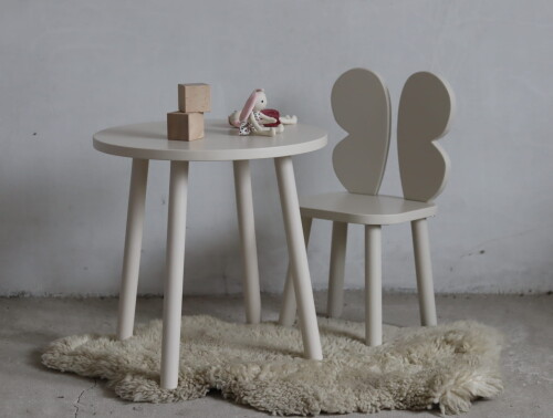 Okrągły drewniany stolik dla dzieci wykonany z drewna+ krzesełko z oparciem w kształcie motylka