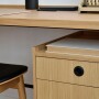 blat i kontenerek:
naturalny fornir dębowy, lakier mat
grubość blatu: 3 cm

podstawa:
stal lakierowana proszkowo, kolor czarny mat