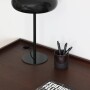 Klasyczne biurko w stylu bauhaus w kolorze orzecha. Posiada praktyczny kontenerek z szafką i szufladą oraz otwór na przewód