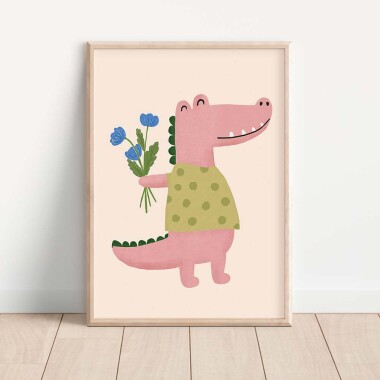 Pastelowy ilustrowany plakat do pokoju dziecka z różowym krokodylem na kremowym tle.