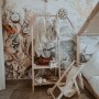 Wózek dla lalek KID'S HUB Wózek ma urocze zielone koła i małą kieszeń z tyłu, a pod siedziskiem znajduje się dodatkowy schowek. Kolor kremowy z jasno niebieskimi kółkami.