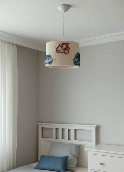 Wisząca kremowa lampa boho ze sznurka z samochodami i helikopterami ze sznurka