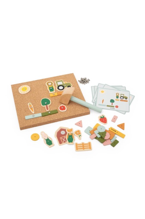 Zabawka została wykonana w 100% z drewna z certyfikatem FSC® i pomalowana nietoksycznymi, bezpiecznymi farbami. Idealna dla małych rączek i wielkich pomysłów!