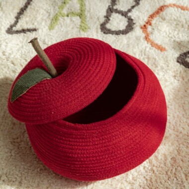 Czerwony kosz do przechowywania w kształcie jabłka w czerwonym kolorze