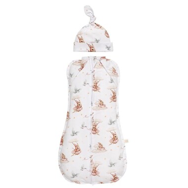 Otulacz dla niemowląt z wypełnieniem YOSOY wykonany z najwyższej jakości bawełny z dodatkiem elastanu, zapewnia maluszkowi ciepło, delikatność i idealne dopasowanie. Biały w króliczki.