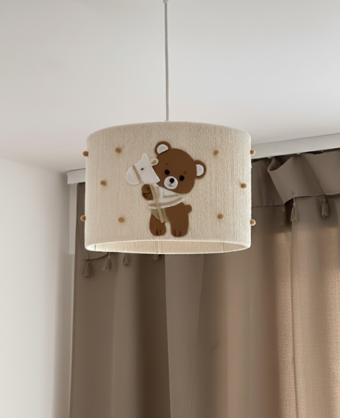 Lampy boho ze sznurka – naturalne oświetlenie do pokoju dziecka