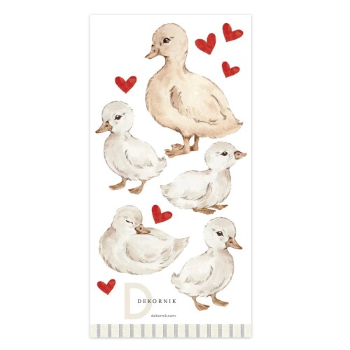 Naklejki na ścianę do pokoju dziecka- kaczuszki i w beżowo brązowych odcieniach z czerwonymi serduszkami.