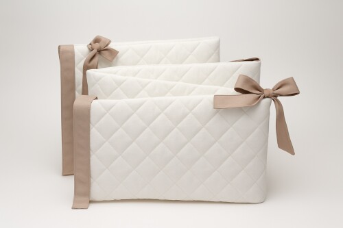 biały ochraniacz do kołyski pikowany bawełniany dla niemowlaka